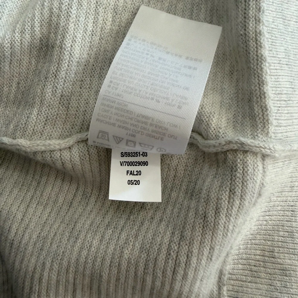 NWT Banana Republic Light Heather Grey Lightweight Thermal Sweater